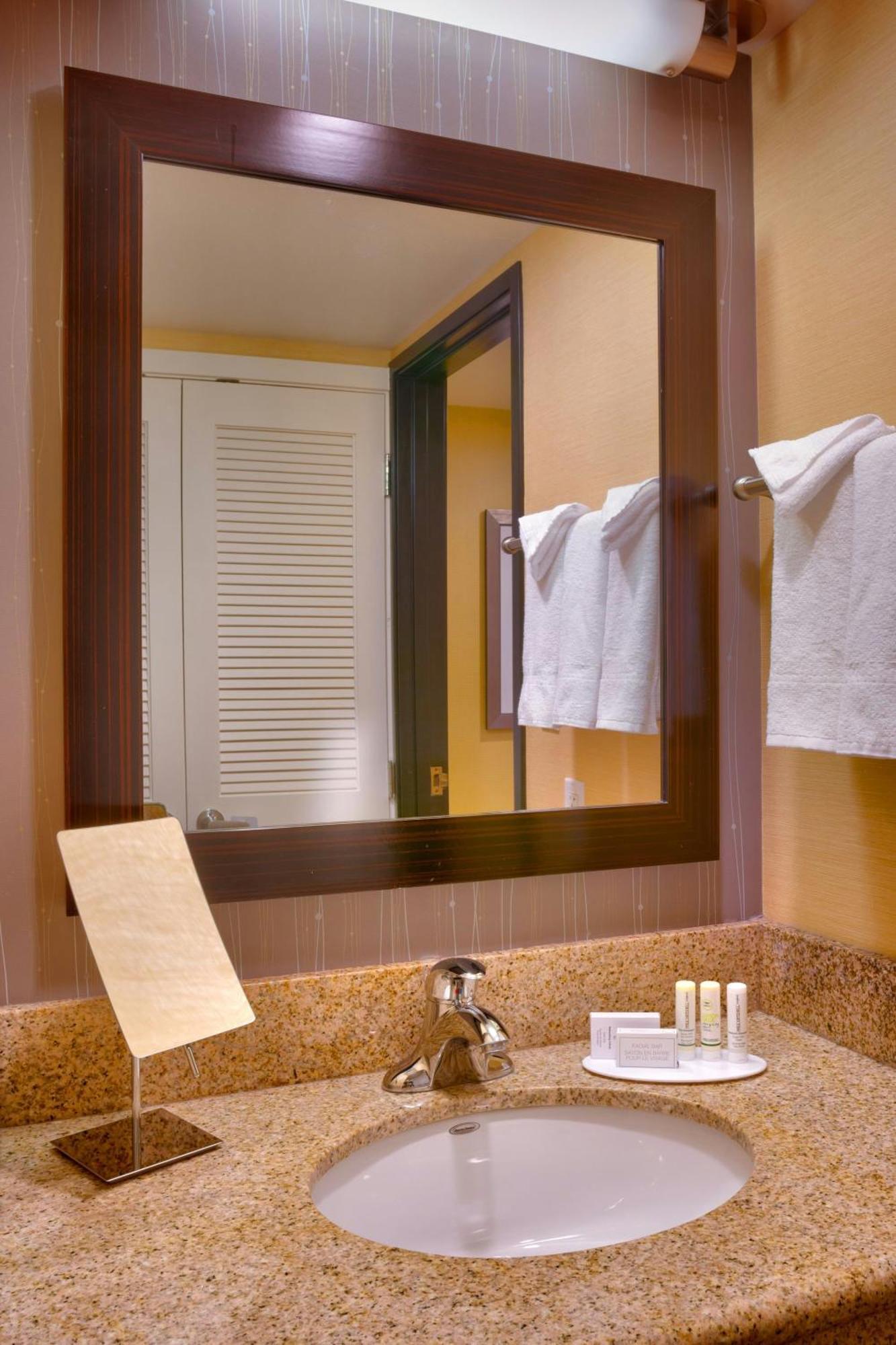 Courtyard By Marriott Salt Lake City Санді Екстер'єр фото