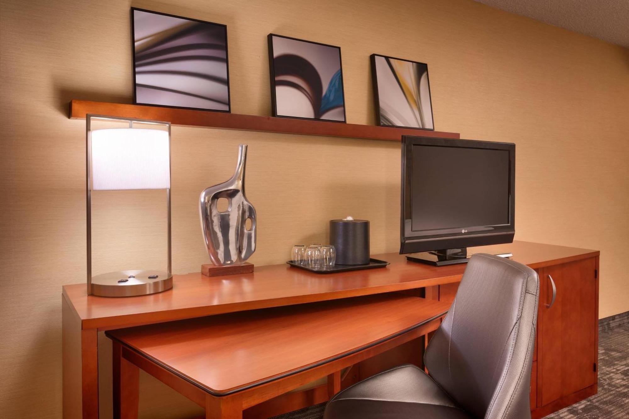 Courtyard By Marriott Salt Lake City Санді Екстер'єр фото