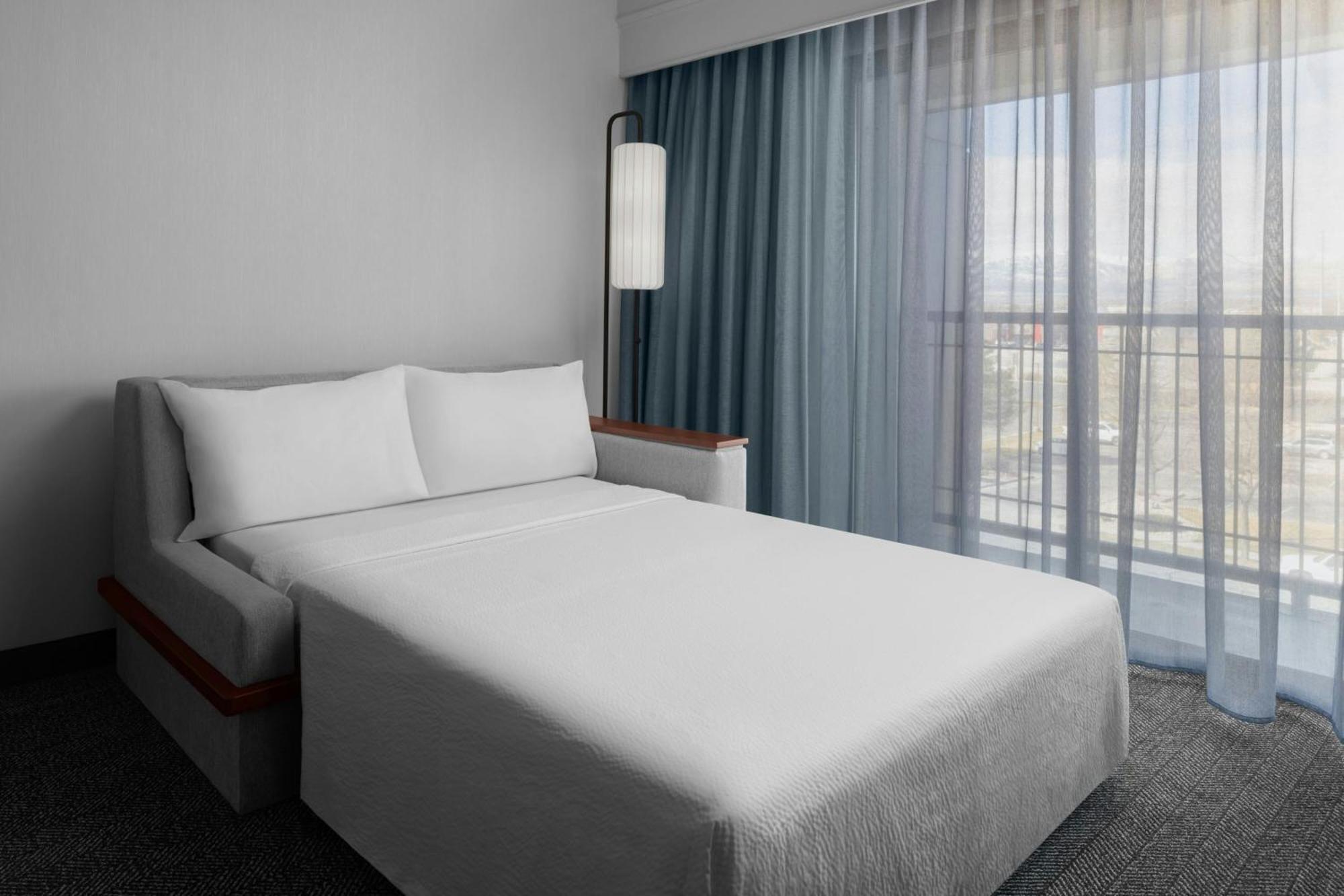 Courtyard By Marriott Salt Lake City Санді Екстер'єр фото