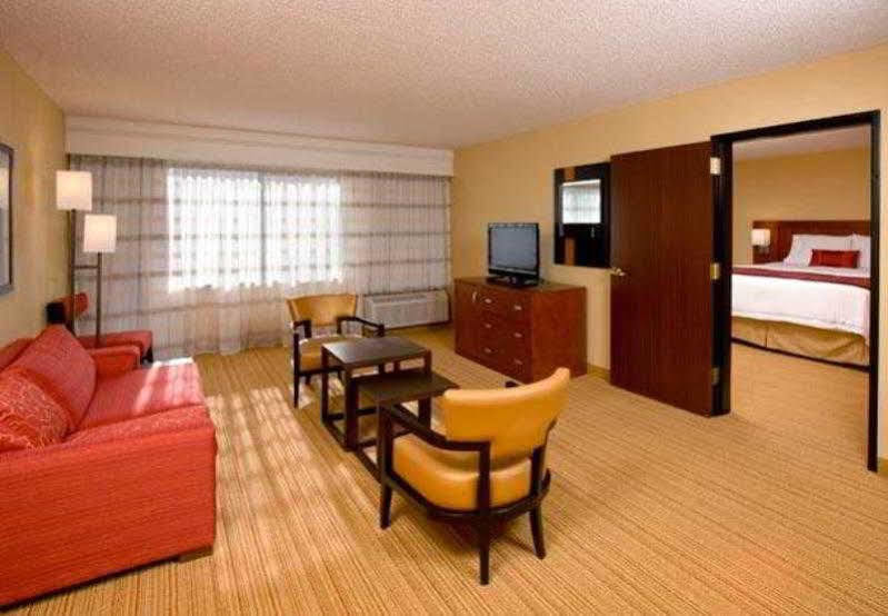 Courtyard By Marriott Salt Lake City Санді Екстер'єр фото